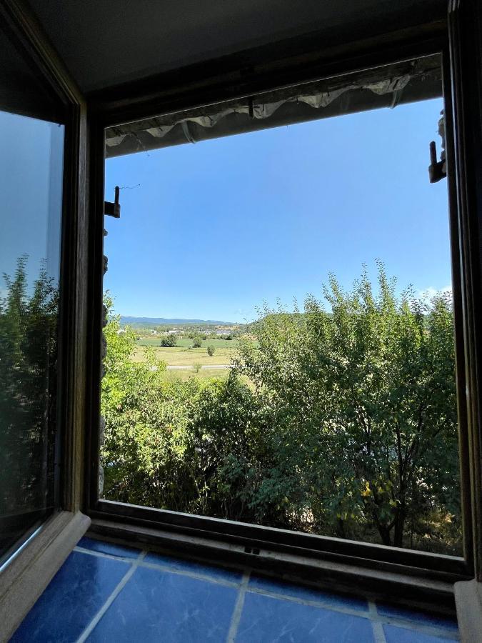 Le Petit Chalus Apartment Forcalquier Bagian luar foto